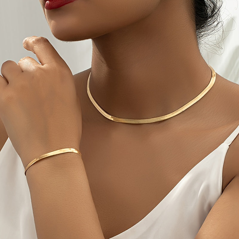 Women's Necklaces — VINTAGE