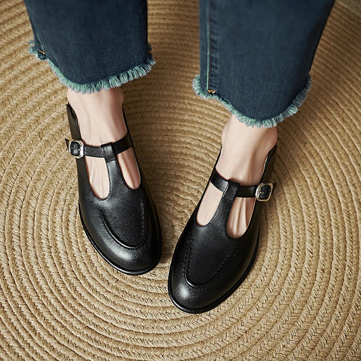 Women's Pumps — LAURA